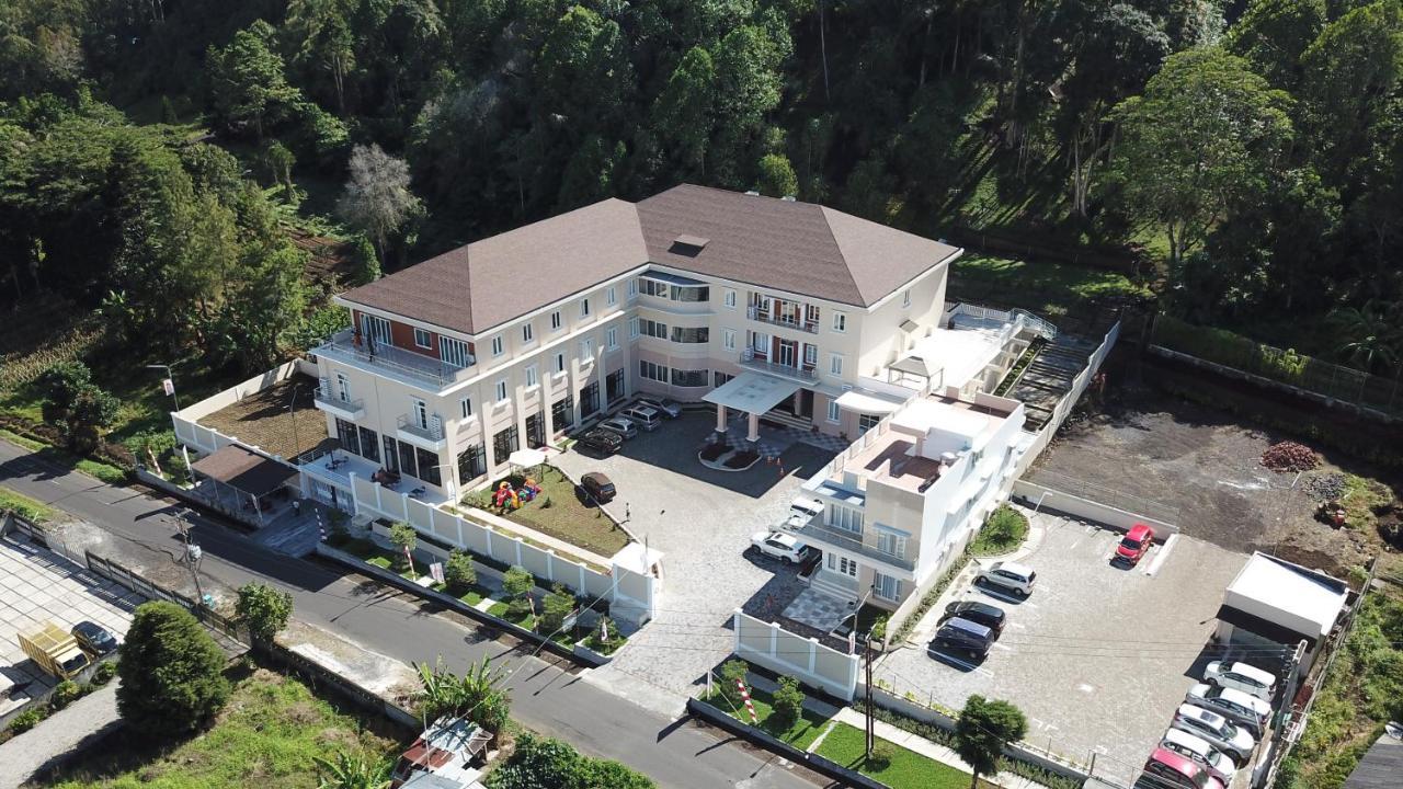 Hotel Villa Emitta Tomohon Exteriér fotografie
